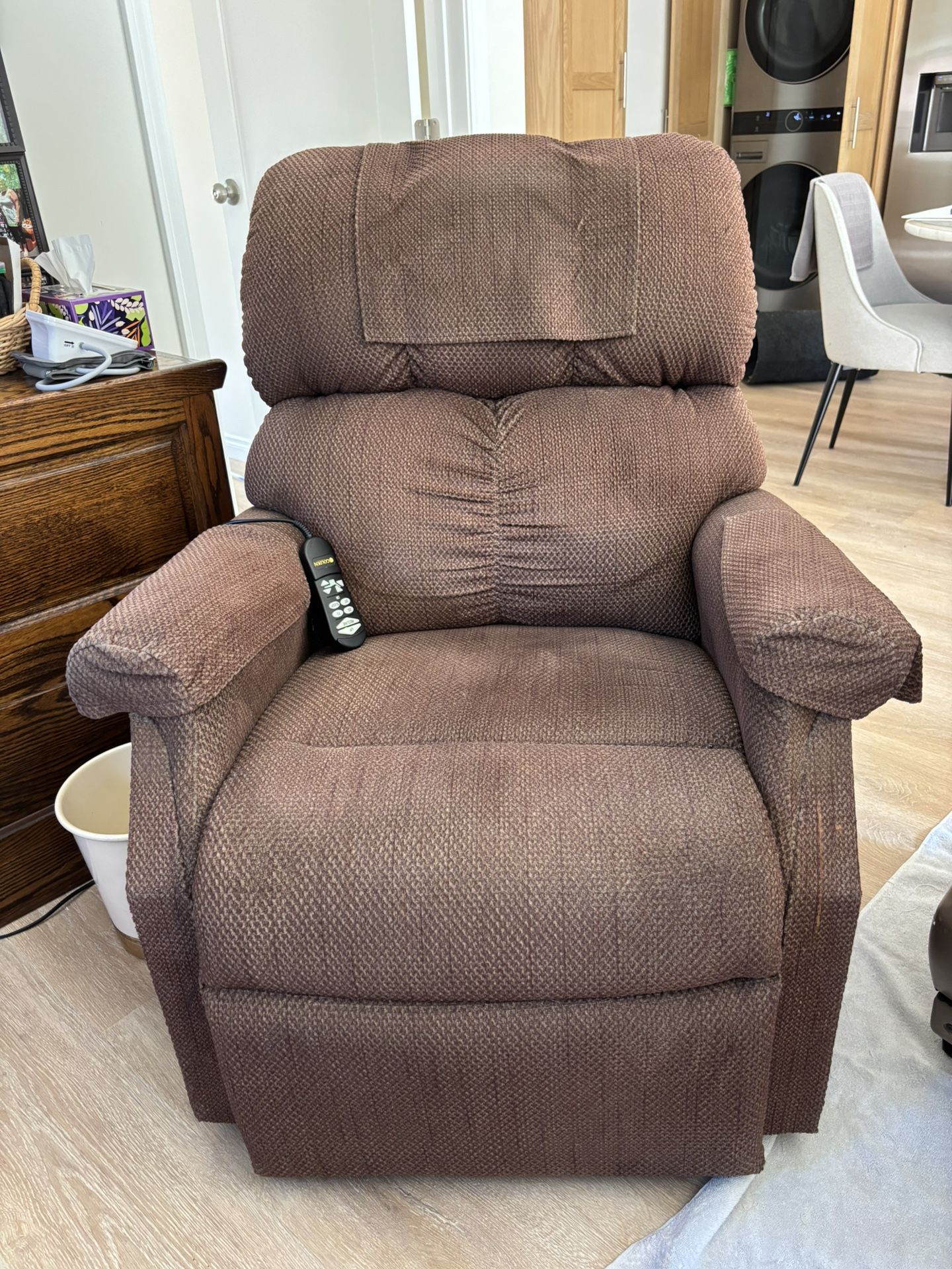 Golden technology lift chair