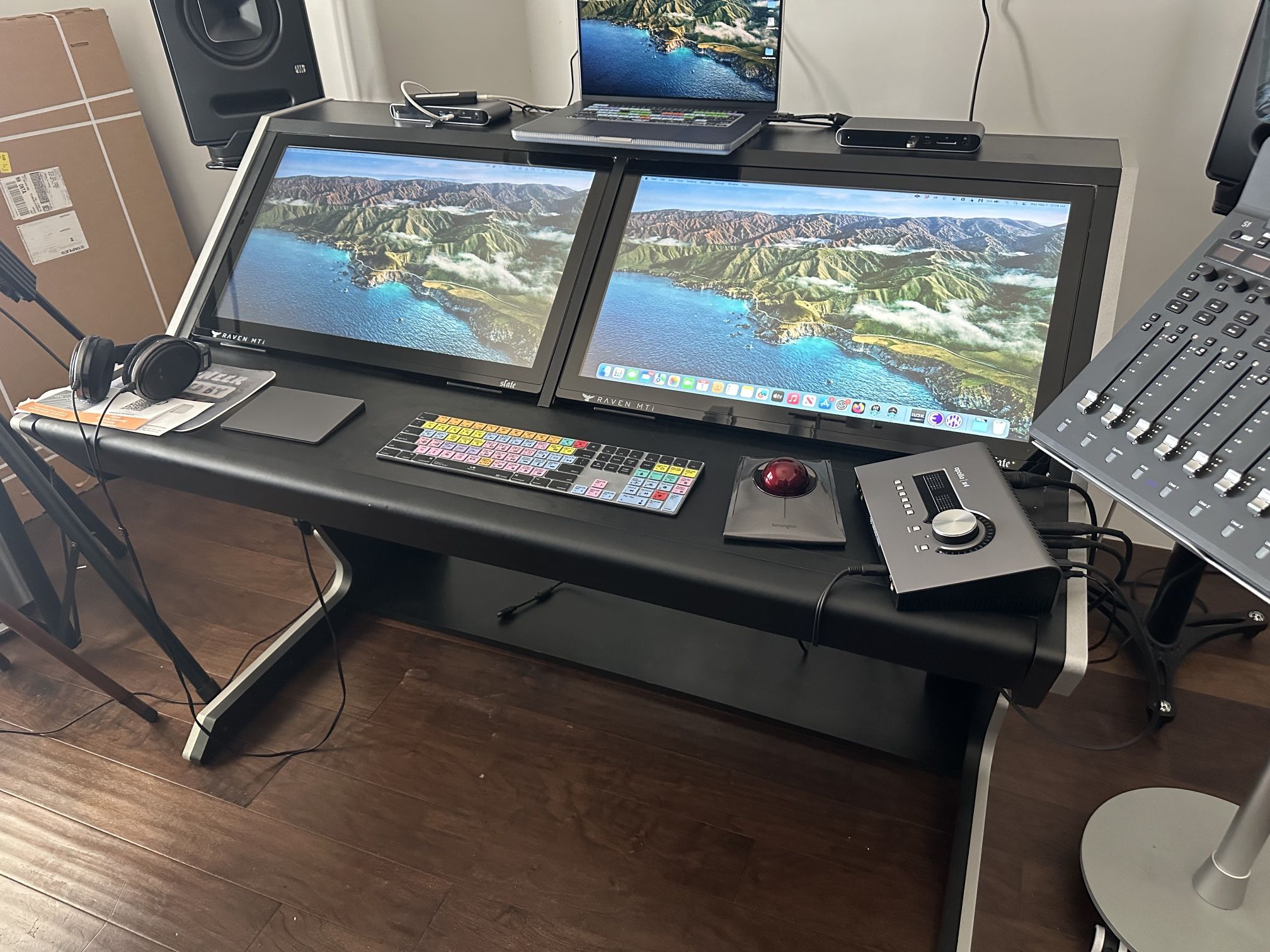 Steven Slate Audio Raven Core Station With 2 MTi2 Monitors