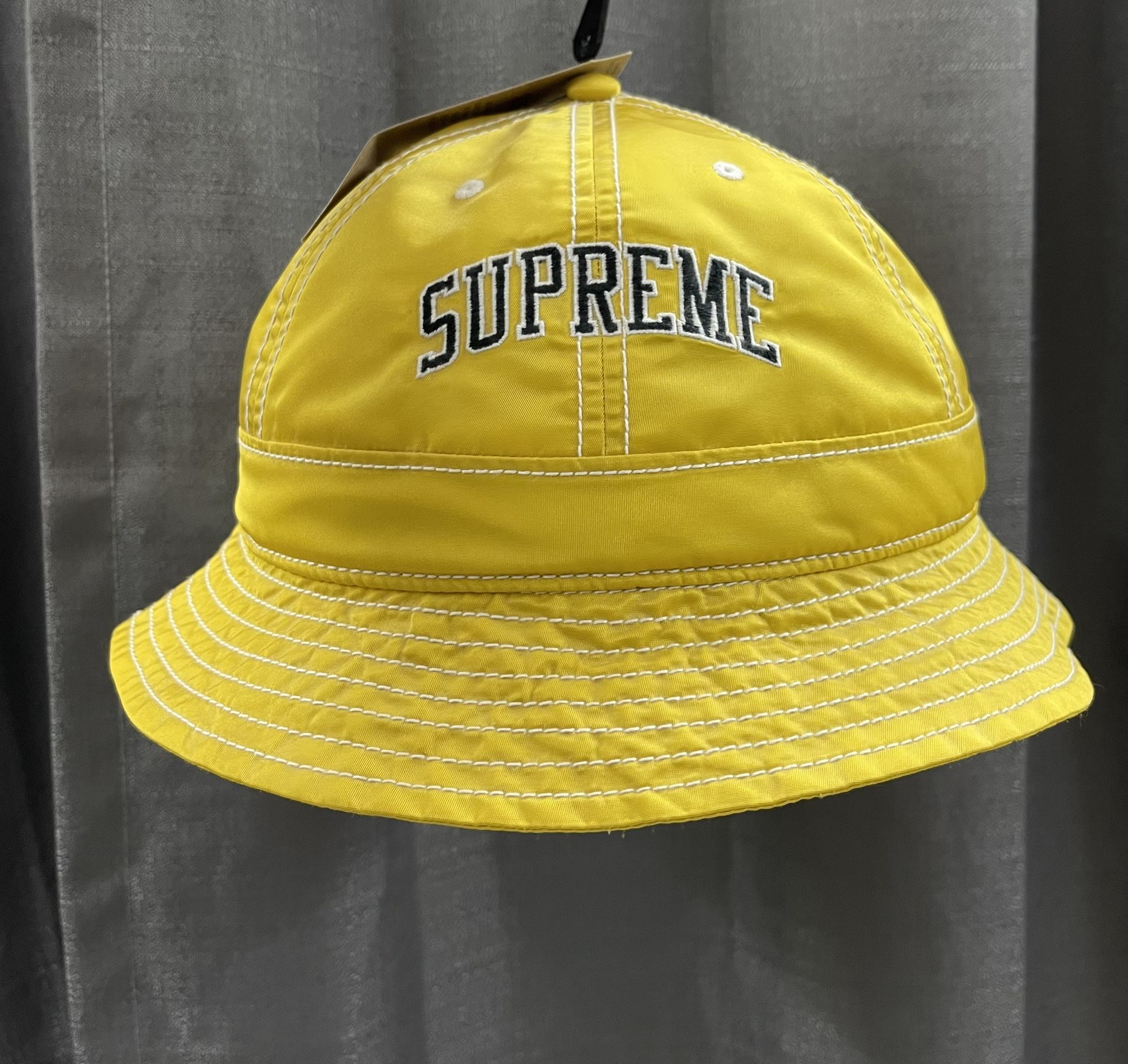 Supreme Levi’s Nylon Bell Hat (Yellow) 