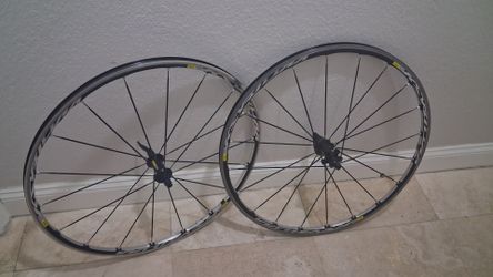 Like New Mavic 700c Road Bike Wheels $280 FIRM