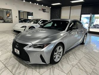 2022 Lexus IS