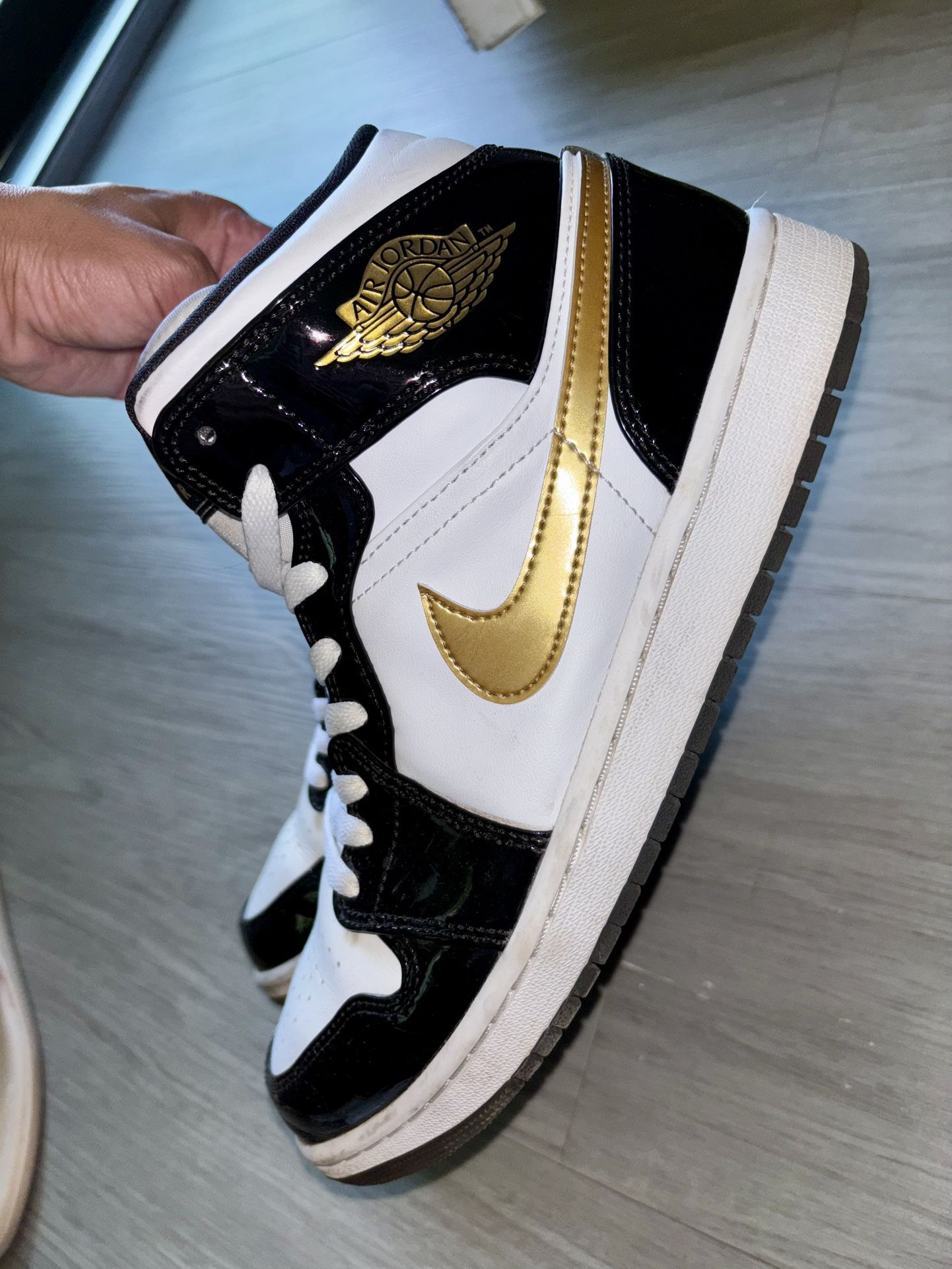 Jordan 1 Patent Mid SE