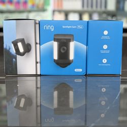 Ring Spotlight Cam Plus (Battery) (Take It Home In Payments/ llévatelo a casa en pagos) 
