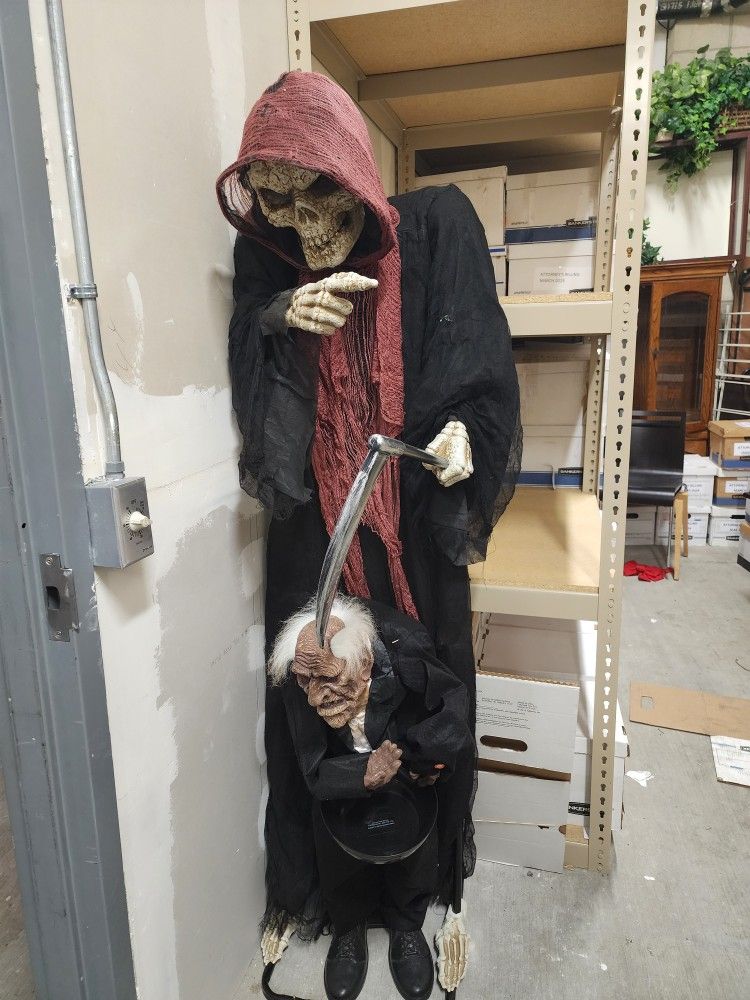 Halloween DECORATIONS Reeper & Old MAN