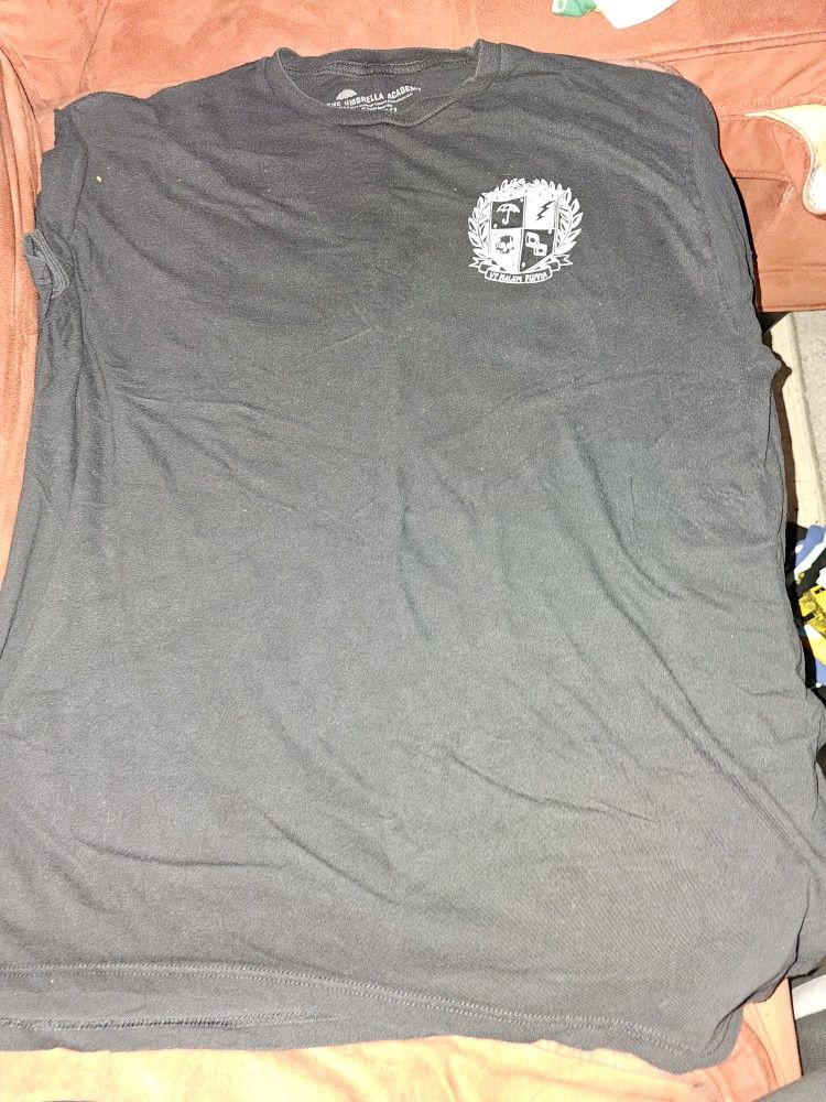 Umbrella Academy Black Shirt Size XL