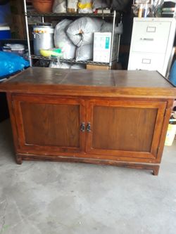 Mueble de madera