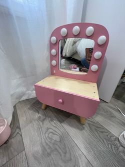 Kids vanity