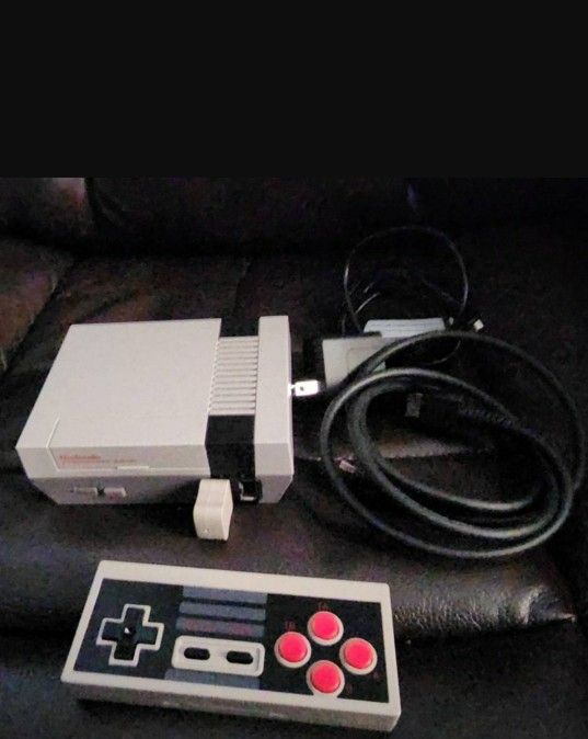 100% AUTHENTIC Original Nintendo NES Mini Classic Edition CLV-001 30 Games