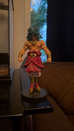 Dragon Ball Z Broly statue