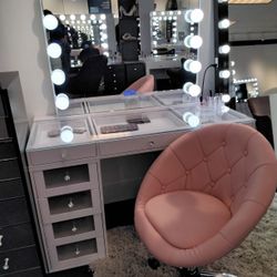 Hollywood Makeup Vanity Bluetooth 