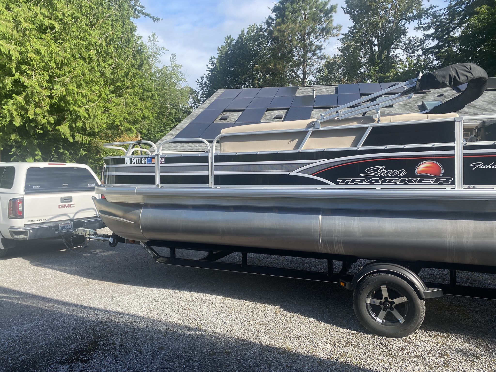 2015 Suntracker20 DXL Fishin Barge