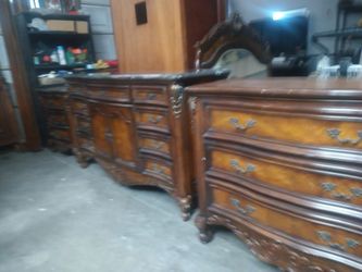 Dresser sets