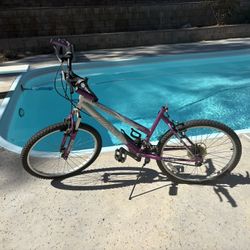 Girl’s bike