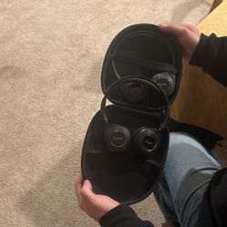 Cadillac Digital Audio -lucury Headphones