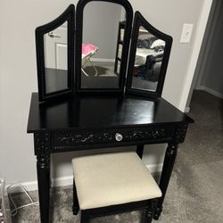 Gymax Vanity w/ Tri-Folding Mirror, Large Drawer & Stool