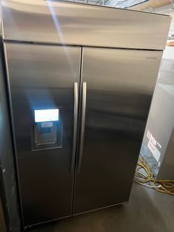 Samsung 48” built in refrigerator family hub