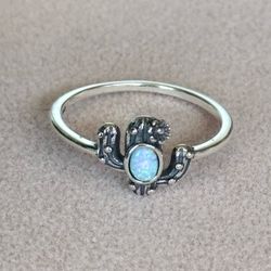 925 Sterling Silver Ring with lab created opal cactus 🌵 size 7