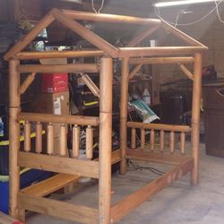 Log Canopy Twin Bed Frame 