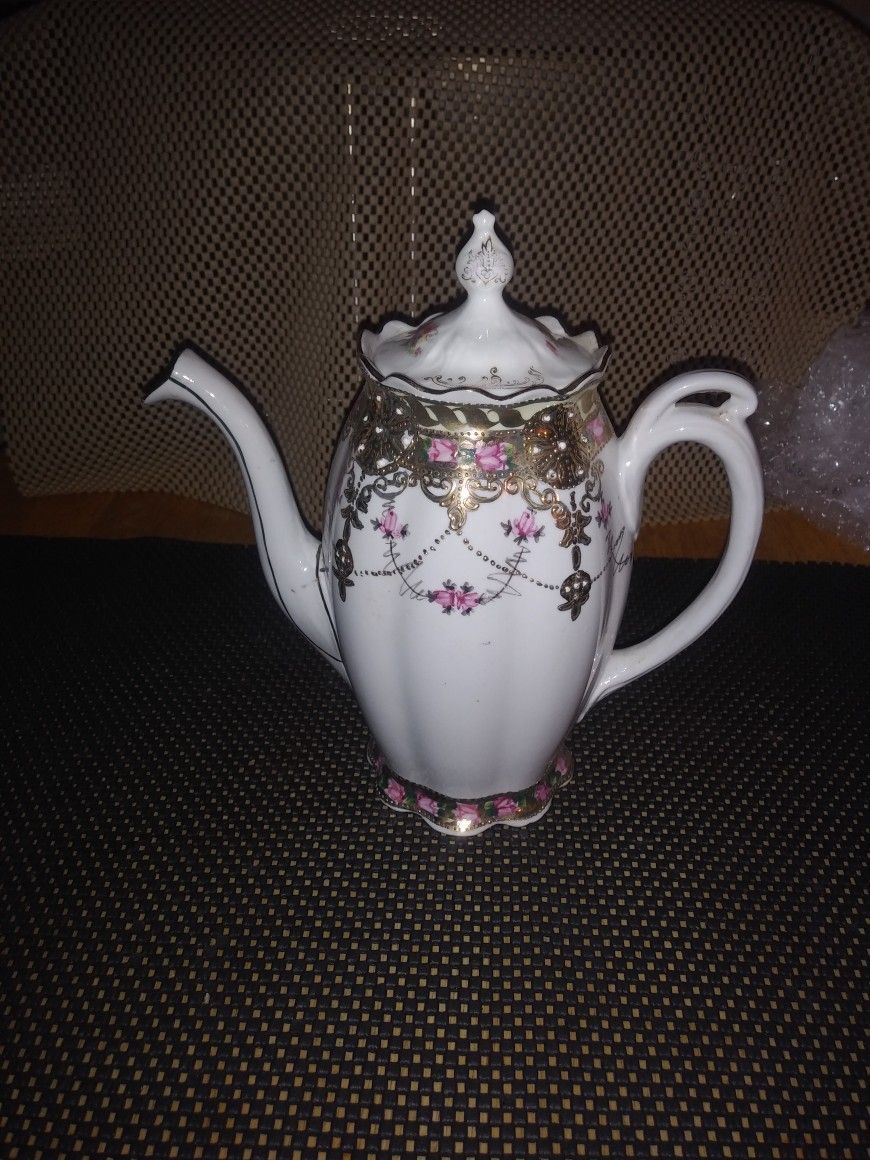 Very Old Coffee/ Teapot.. Gold Trim.. No Chips No Cracks! Selling As A Set. All Sales Final.