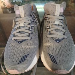 Brooks Women's Adrenaline GTS 19 Size 8.5B 