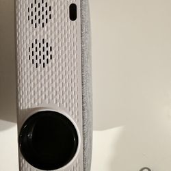 FANGOR F-701 Native 1080P Projector Bundle - WiFi & Bluetooth