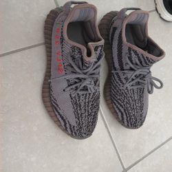 Yezzy Shoes Size 7.5 Women 