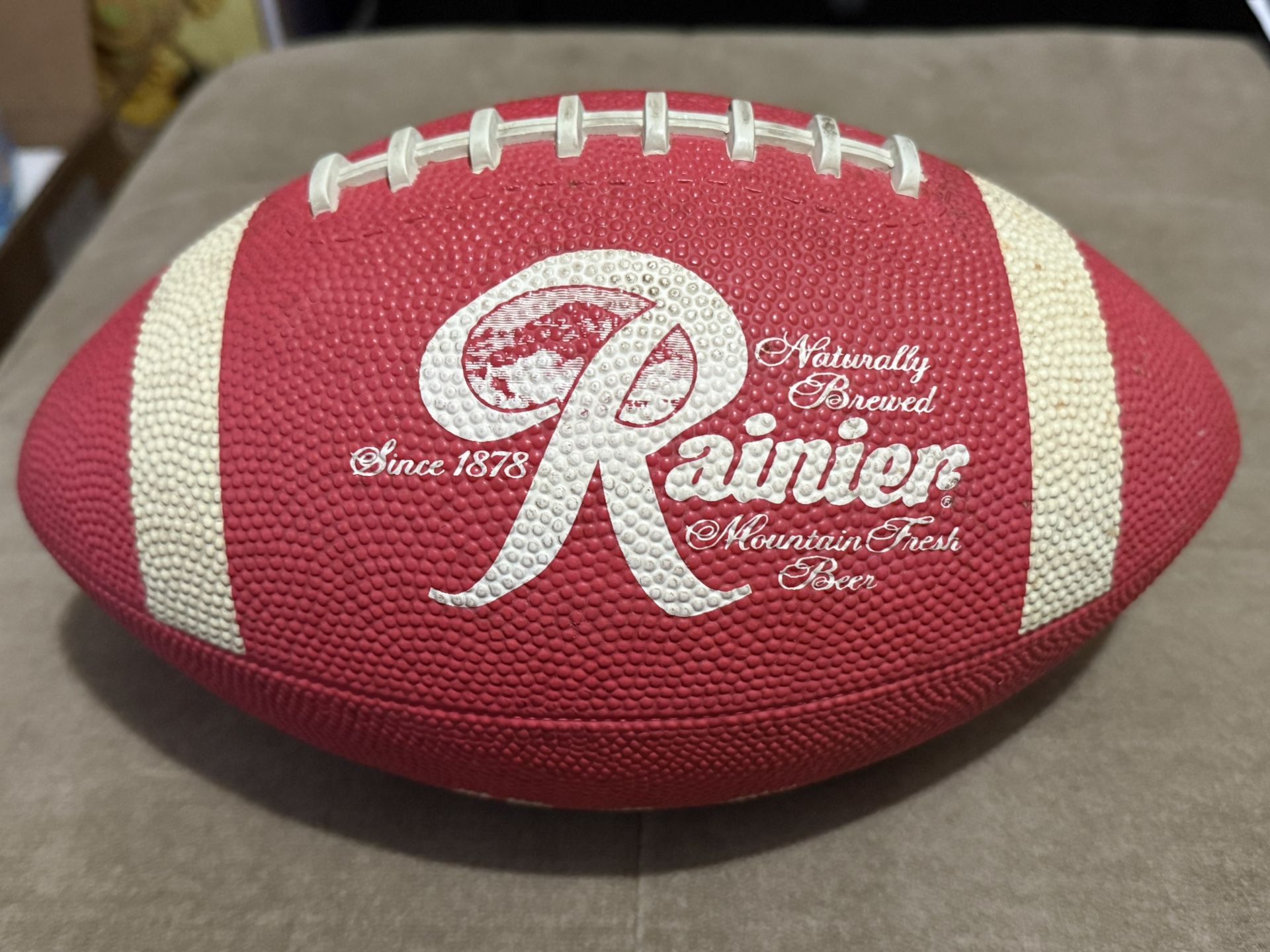 Rare Vintage UW Washington Huskies Rainier Beer Husky Fever Baden Football