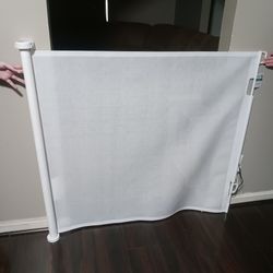Extra tall retractable baby gate