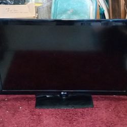 47" LG TV 