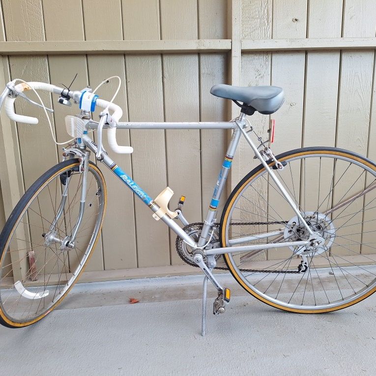 Vintage Raleigh Road Bike