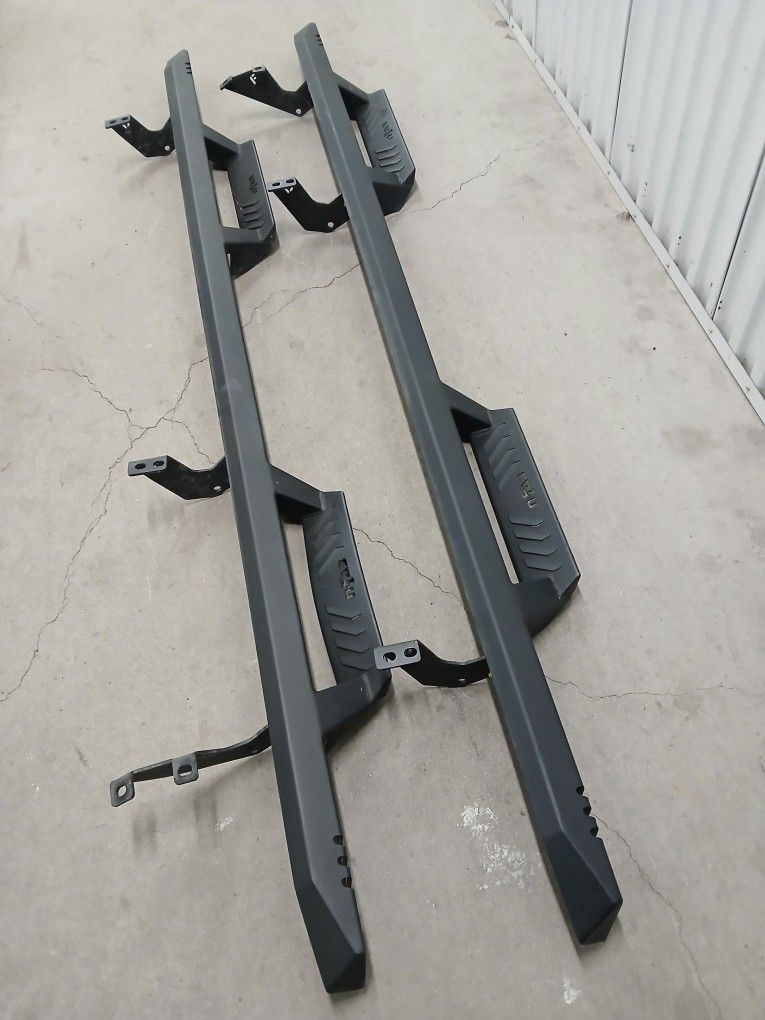 2023 Toyota Tundra Side Steps