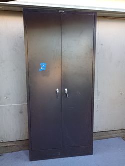 Solid Metal Storage Cabinet With 2 Keys $ 220