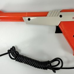 Authentic 1985 Nintendo Zapper Orange Wired Light Gun NES-005 Tested