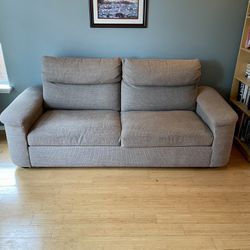 Couch w/pull out Queen Mattress 