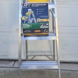 Brand New Never Used Werner 5 ft. AAluminum Step Ladder