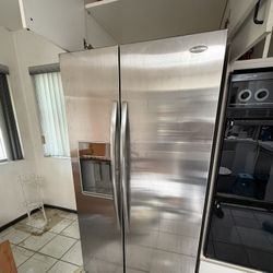 WHIRLPOOL  Stainless Steel $800