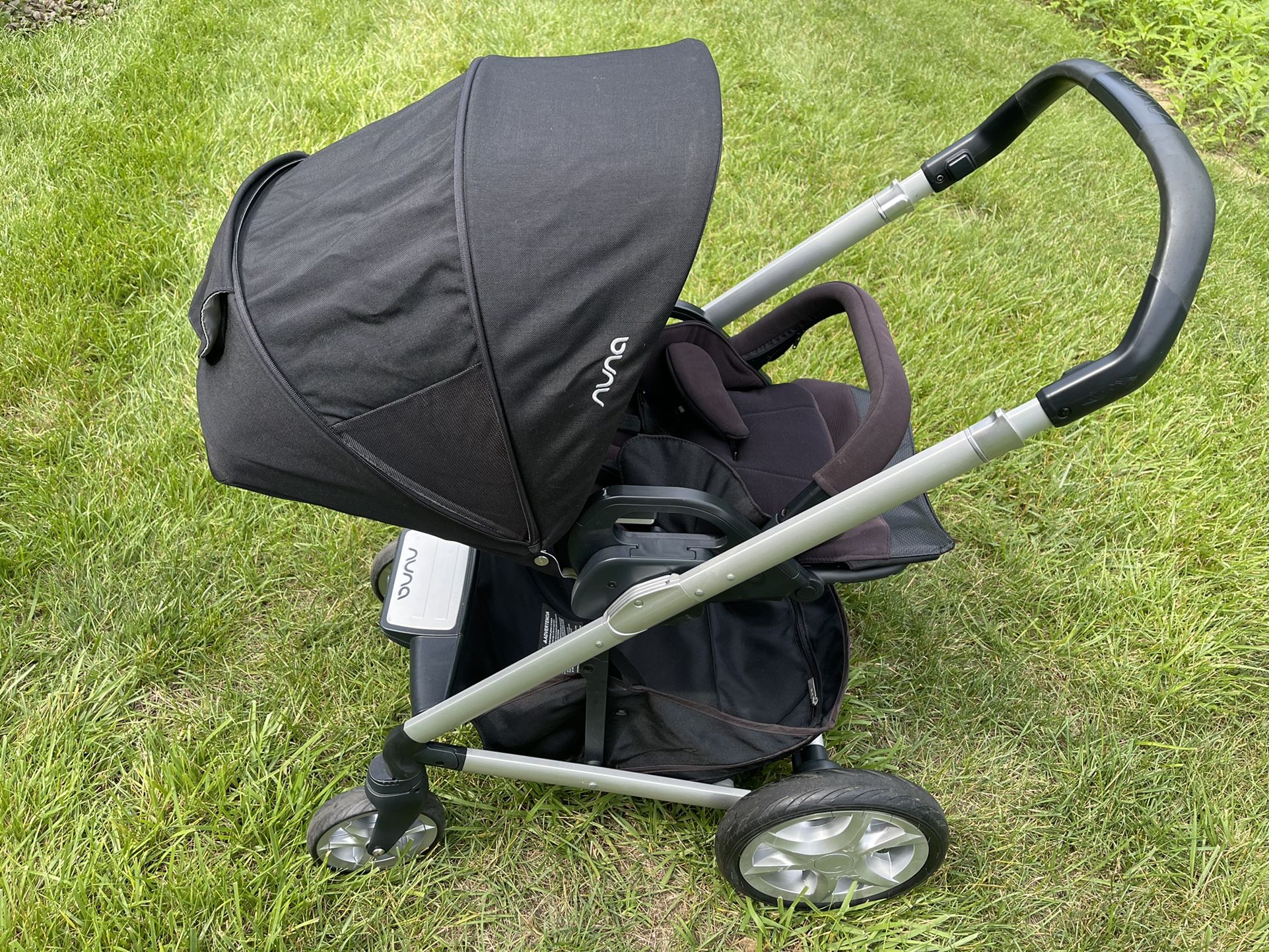 Nuna Reversible Stroller