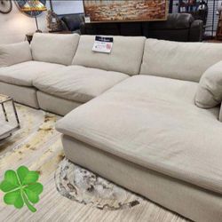 Moduler Ivory Sectionals Sofas Couchs Finance and Delivery Available 