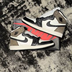 AIR JORDAN 1 HIGH MOCHA SIZE 7Y 