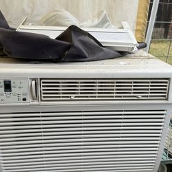 Little Used Air Room Air Conditioner