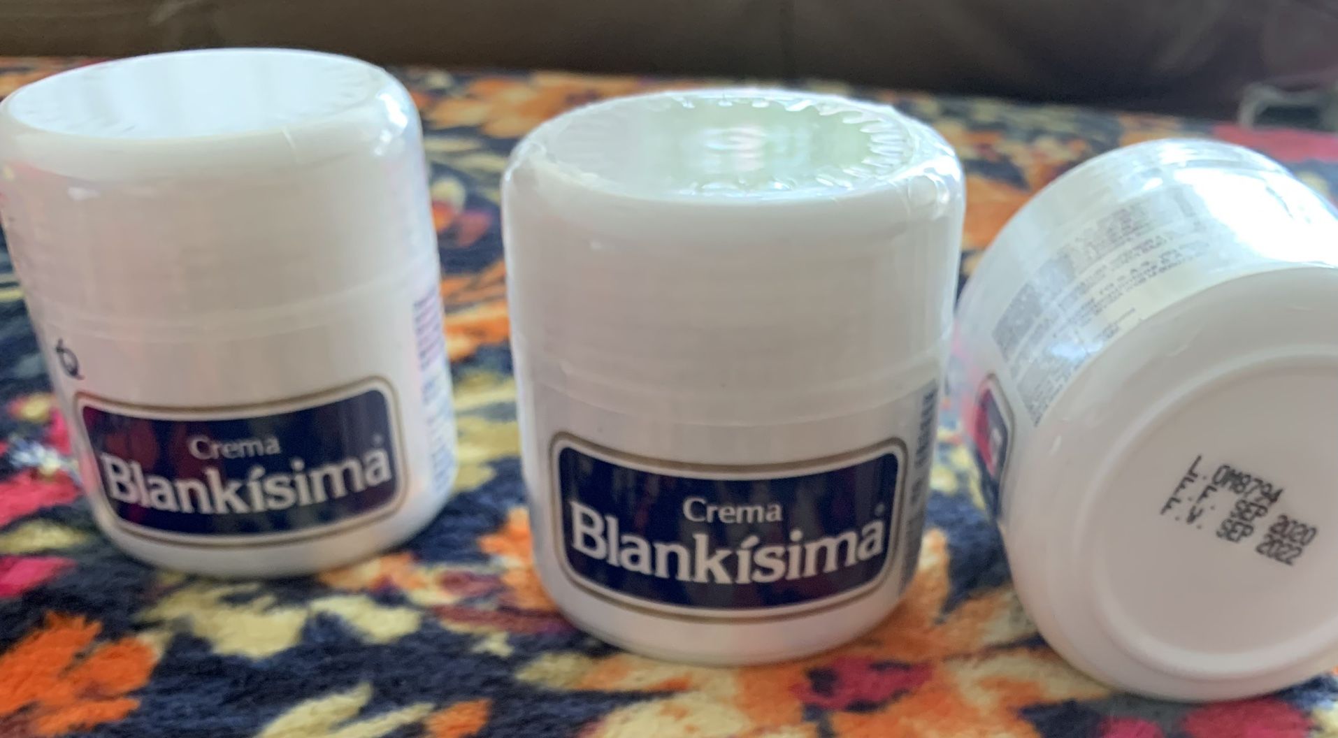 Tengo Cremas Blankisima quitar Pecas Y manchas Para Cara Y Manos . Traídas De La Fábrica
