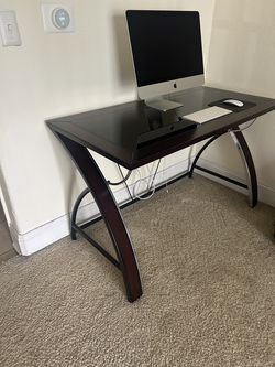 Computer desk