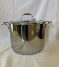 Olla de 20 Qt $180 nueva en caja