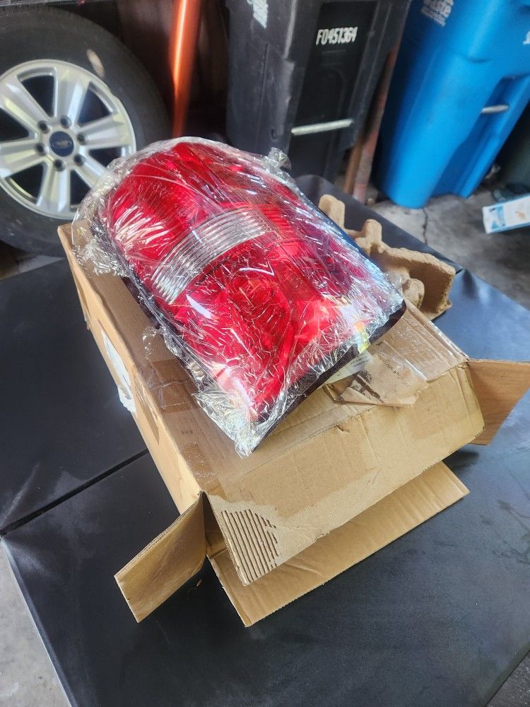 2014 Gmc Sierra Driver Side Tail Lights 