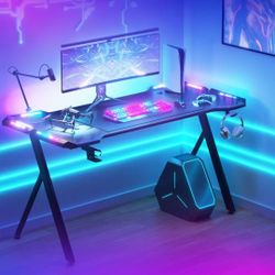 Dowinx Gaming Desk with LED Lights, RGB Gaming Computer Table with Carbon Fibre Surface, LED Home Office Desk with Remote Control, Pc Workstation with