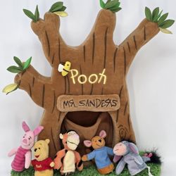 Good Used Condition Winnie The Pooh Finger Puppet Theater