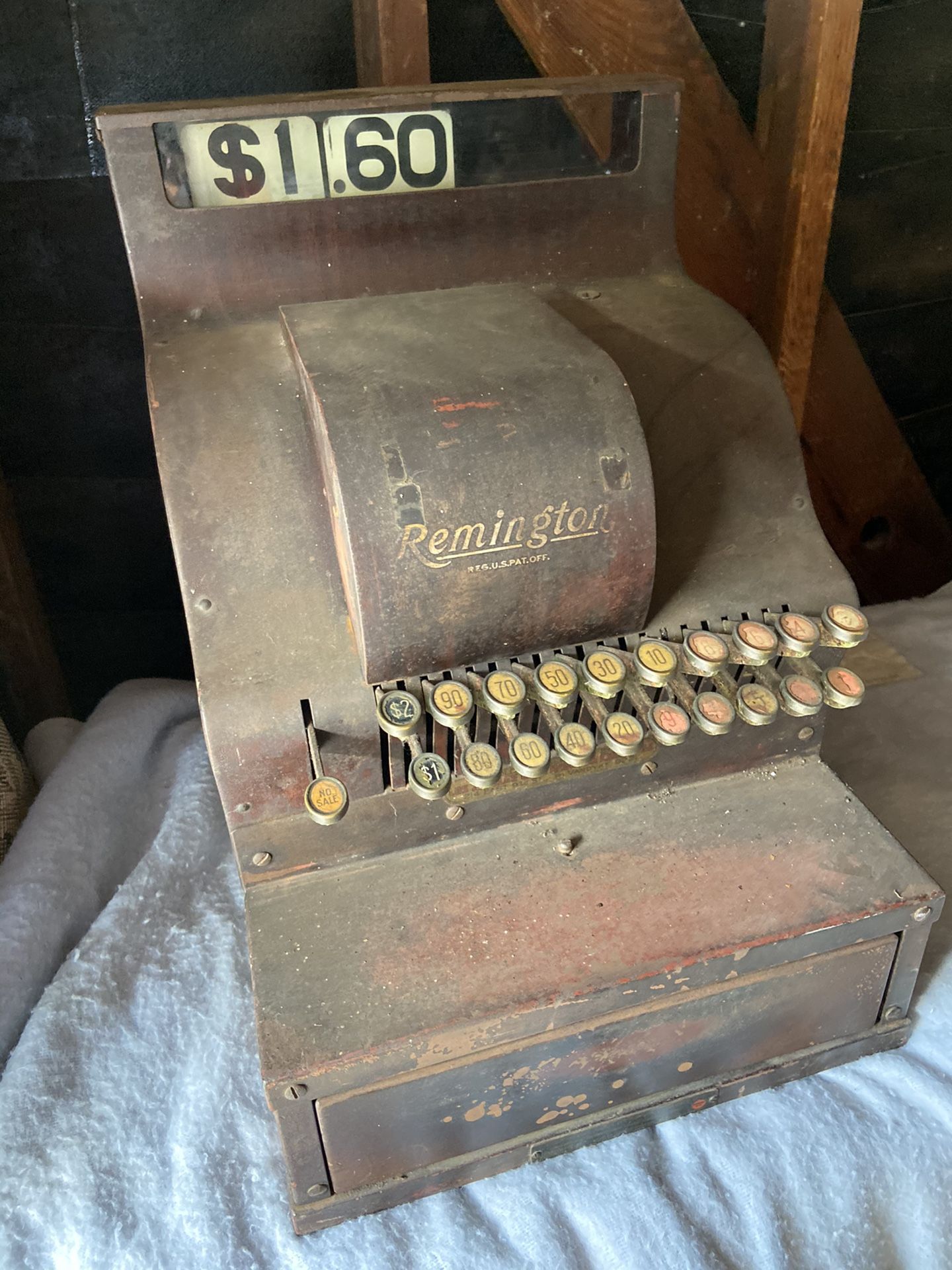 1925 Remington Cash Register size 13x16.5x18in Yes works and bell rings.