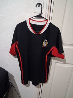 Mexico Soccer Jersey Black and Red Size M