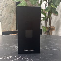 Samsung Galaxy Z Flip5 512gb UNLOCKED