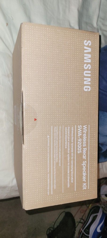 Wireless Rear Speaker Kit Unboxed
